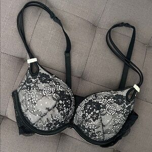 Victoria’s Secret Elegant Black & White Lace Crystals Push Up Bra 32B